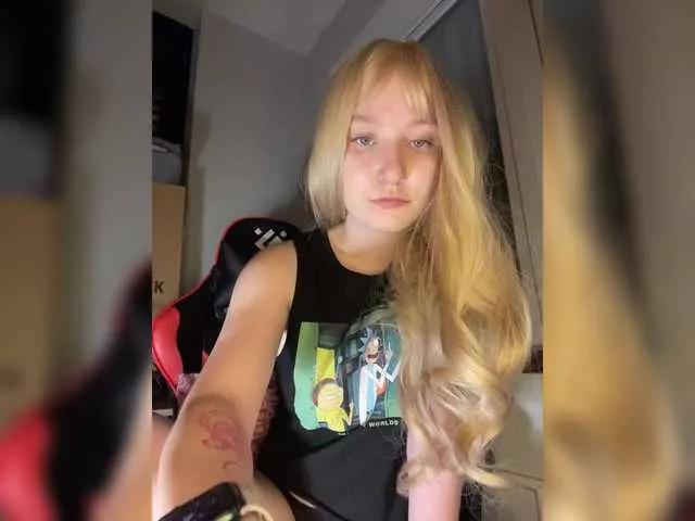mybaby011 on BongaCams 