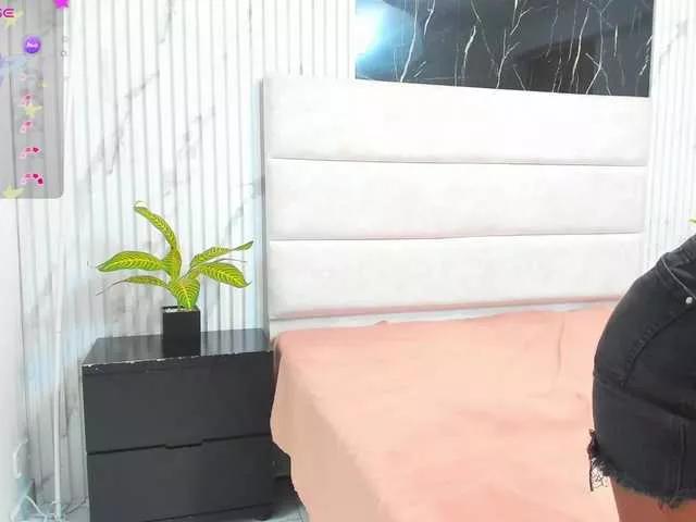Naomii-Cooper on BongaCams 