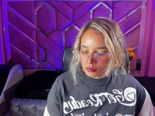 OliviaFox on BongaCams 