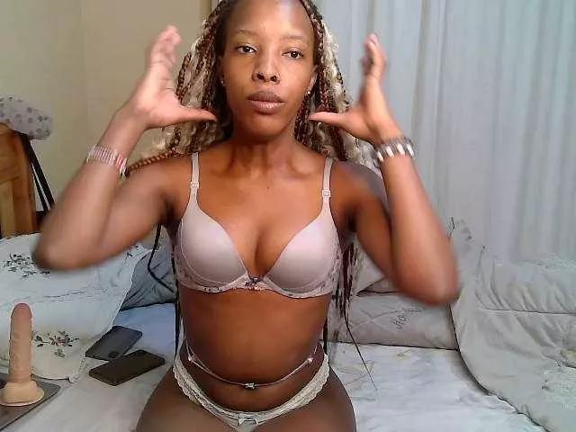 Petite-Eriee on BongaCams 