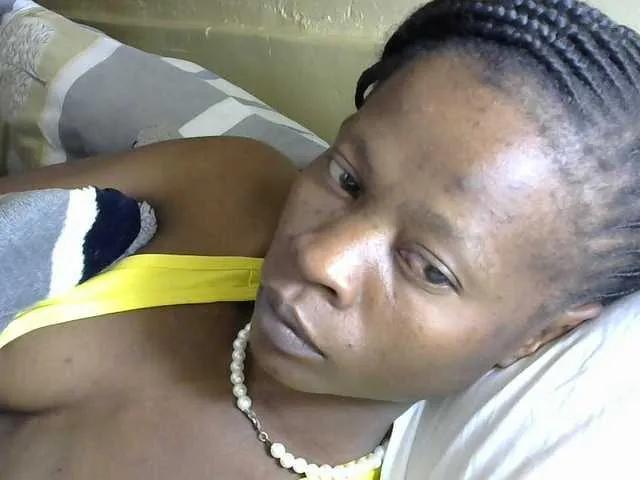 PrettyAlianah on BongaCams 