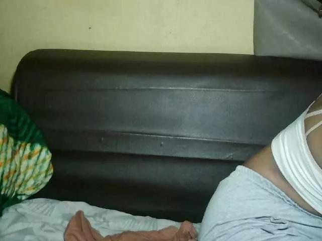 Pussy01lips on BongaCams 