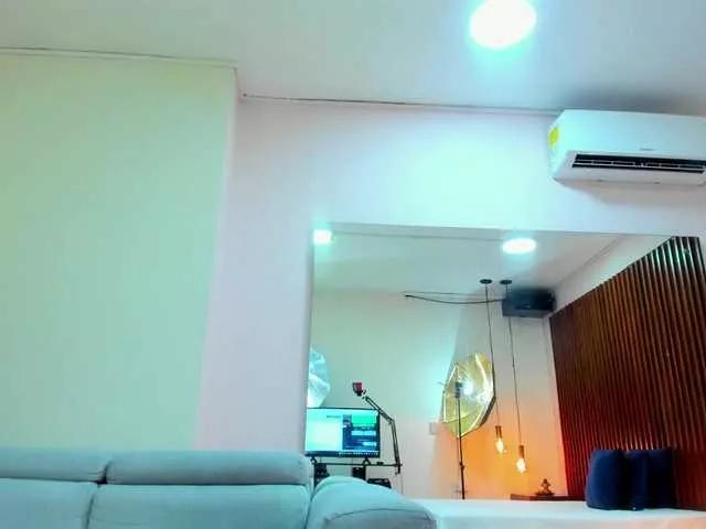 roxana-mill on BongaCams 