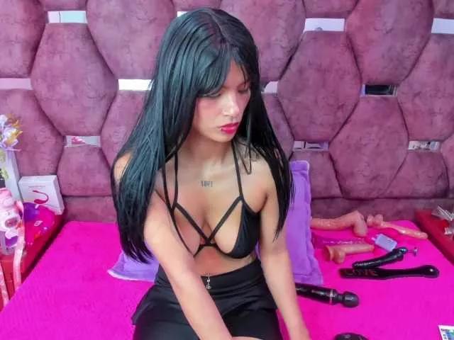 SaraLoveee on BongaCams 