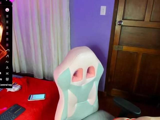 scarlethit on BongaCams 