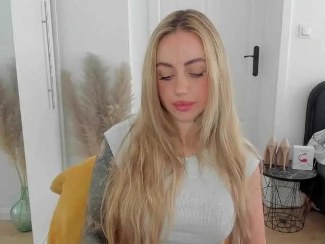 SEXYcoralie on BongaCams 