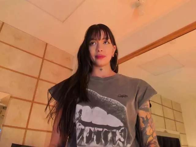 SpicyEla on BongaCams 