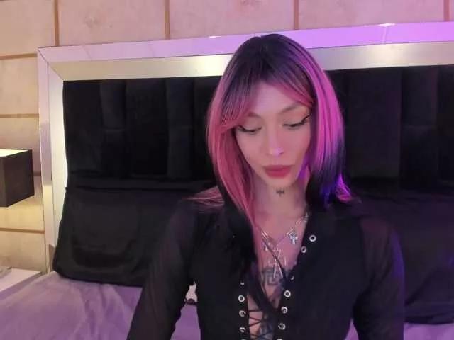 SpicyEla on BongaCams 
