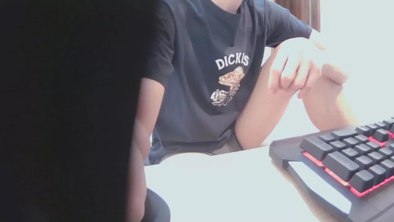a33105432 on Cam4 