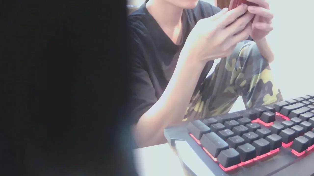 a33105432 on Cam4 