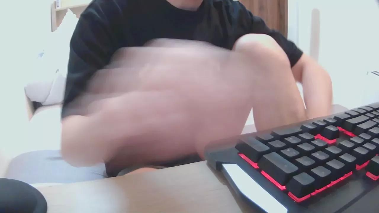 a33105432 on Cam4 