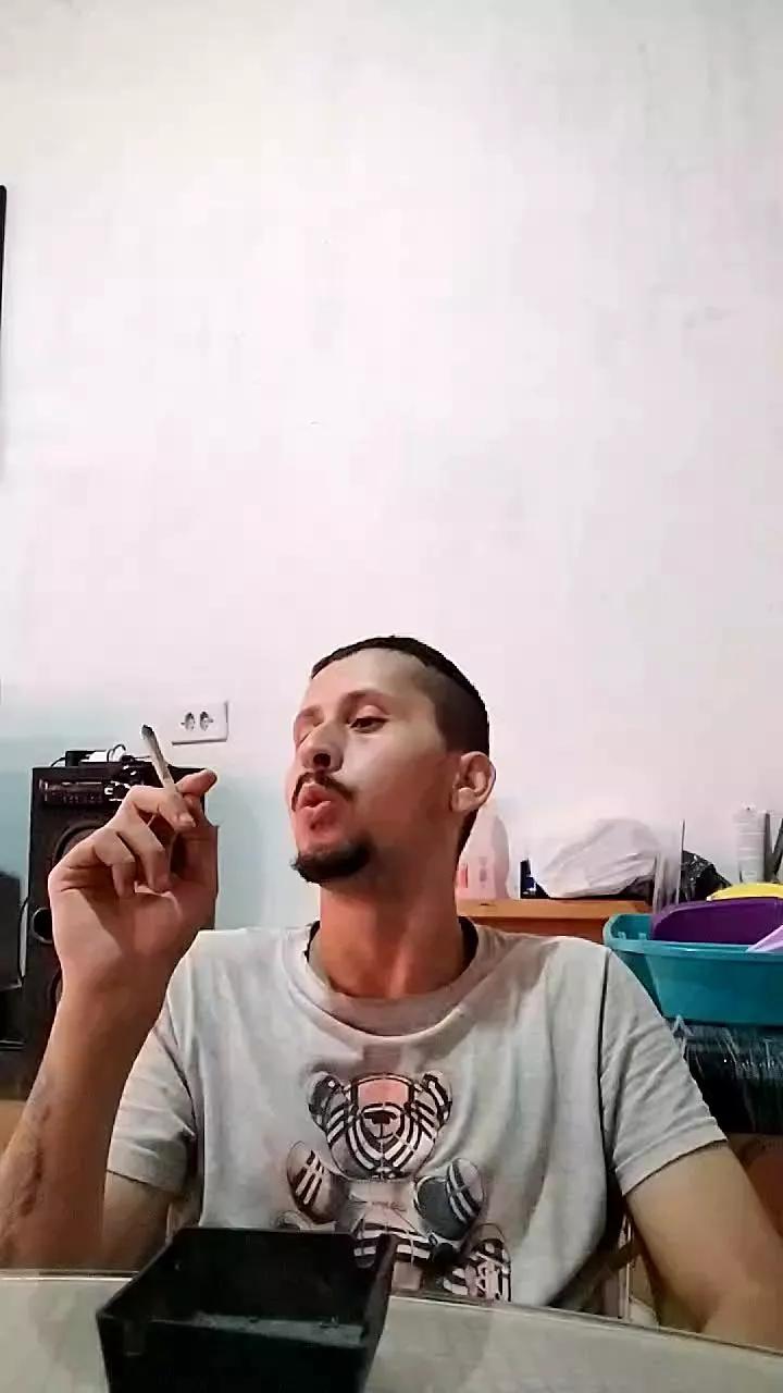 Alemaoroludo2 on Cam4 