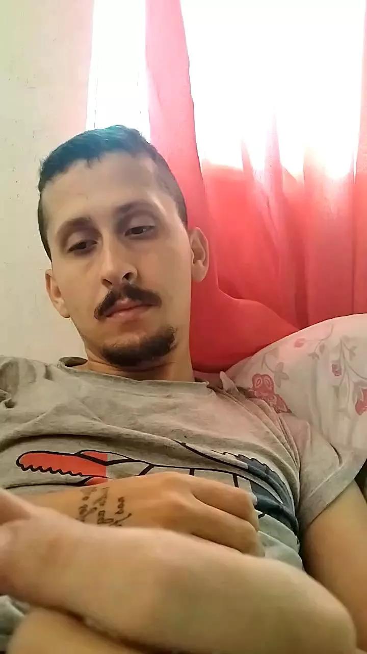 Alemaoroludo2 on Cam4 