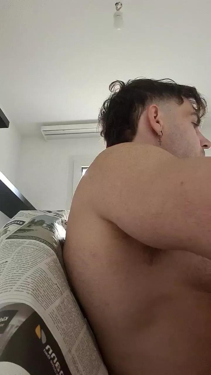 ALPHA_HUNK on Cam4 