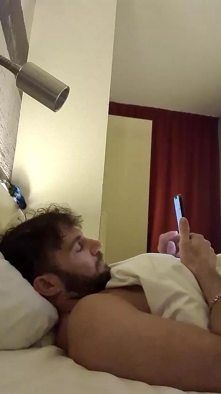 ALPHA_HUNK on Cam4 