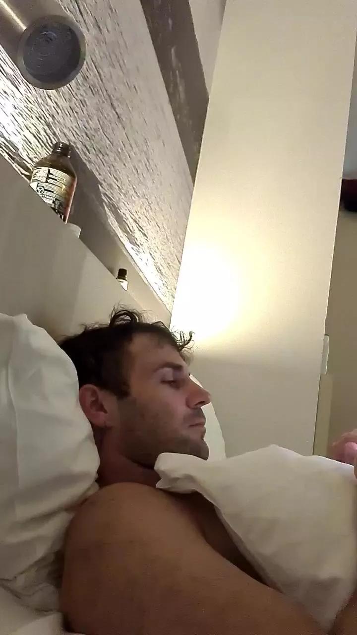ALPHA_HUNK on Cam4 