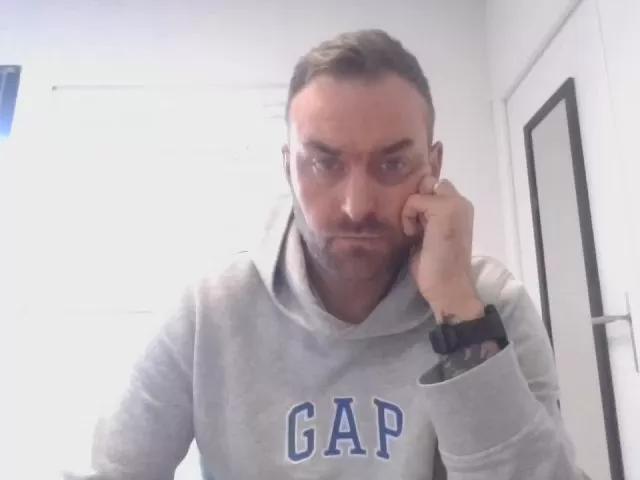 amant35_x on Cam4 