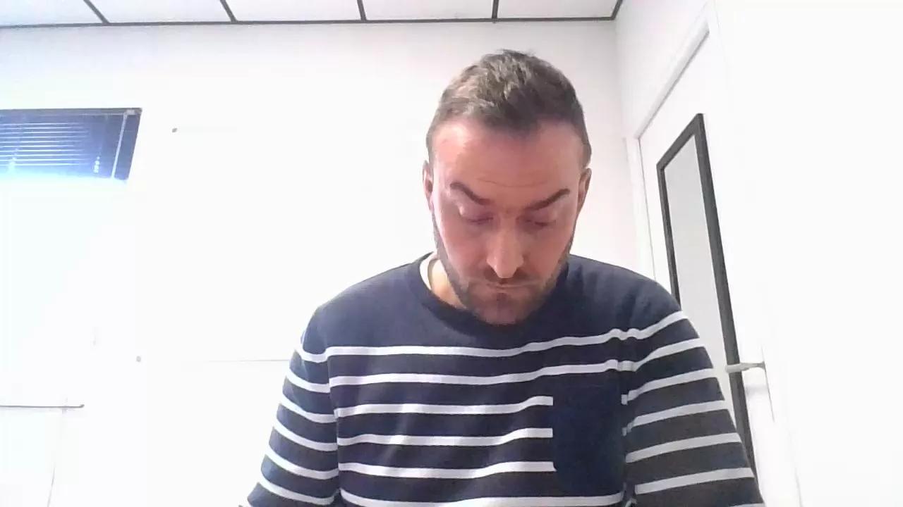 amant35_x on Cam4 