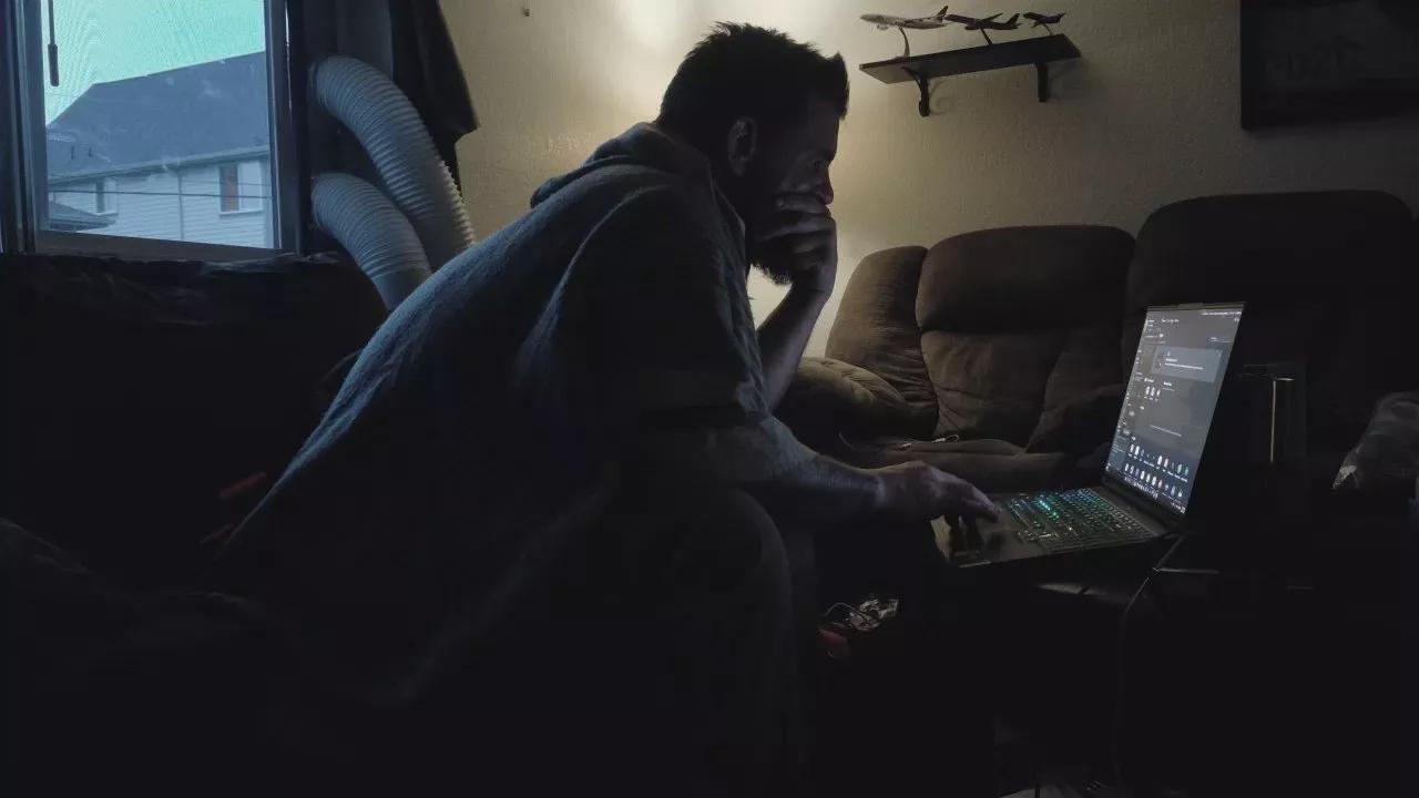 Beardedveteran on Cam4 