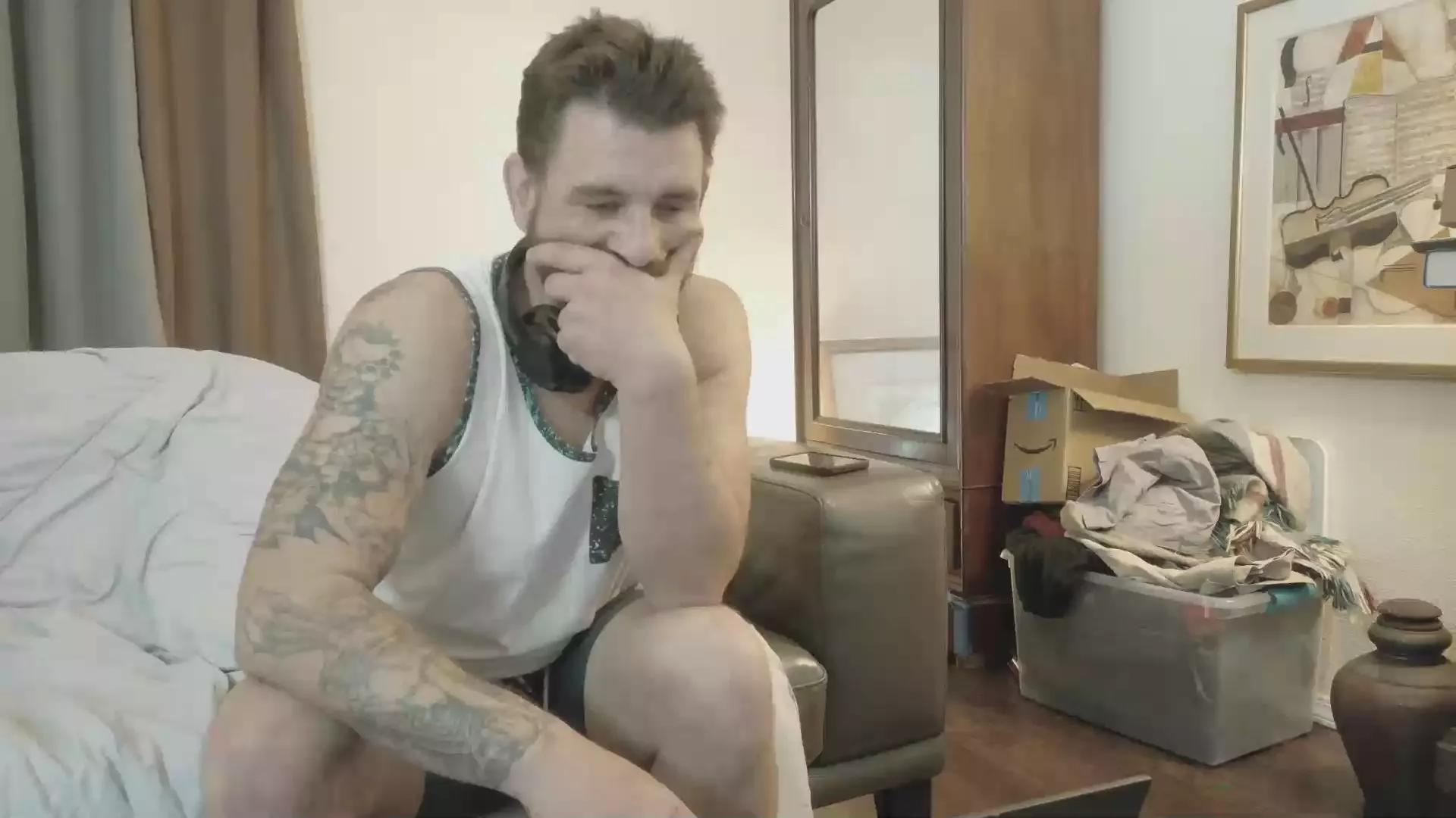 Beardedveteran on Cam4 