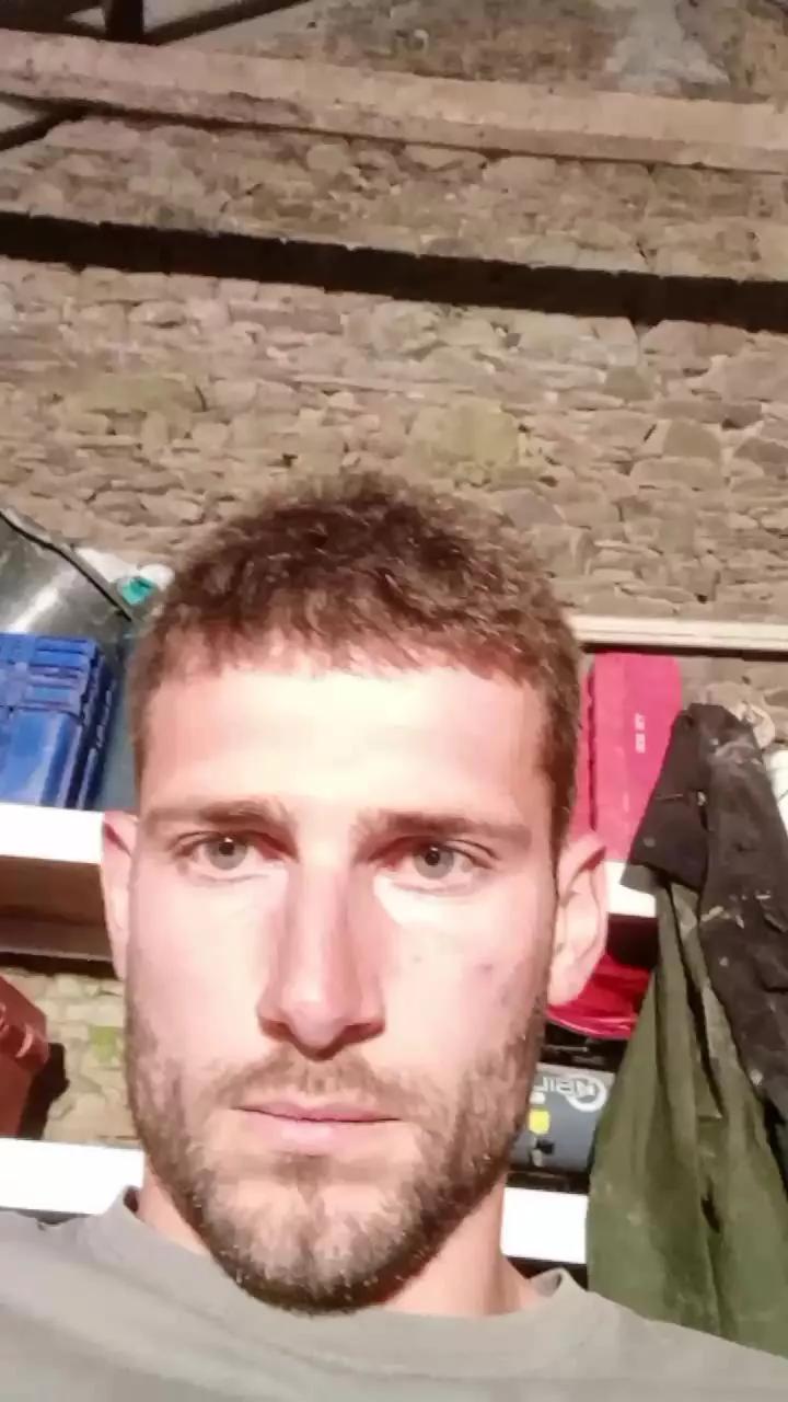 Benitoushow on Cam4 