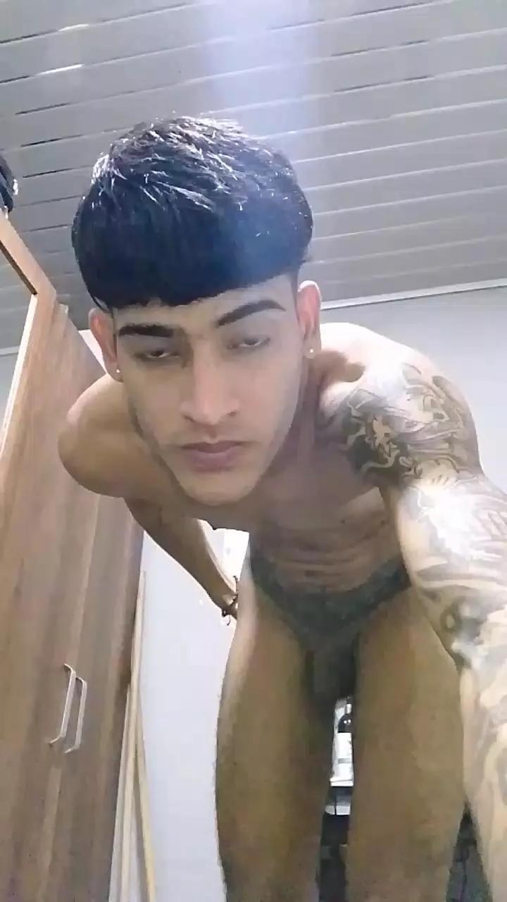 biglatinhard777 on Cam4 