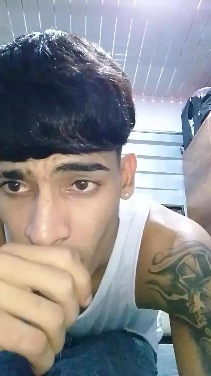 biglatinhard777 on Cam4 