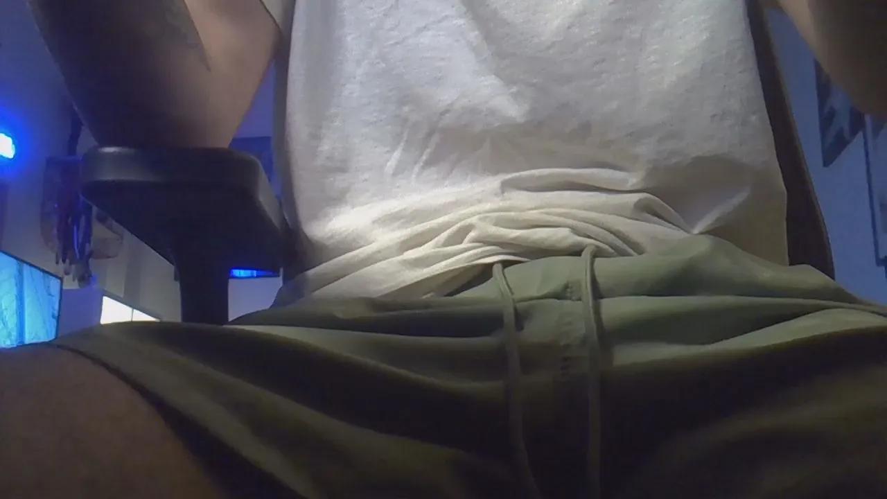 bigone46_xxx on Cam4 