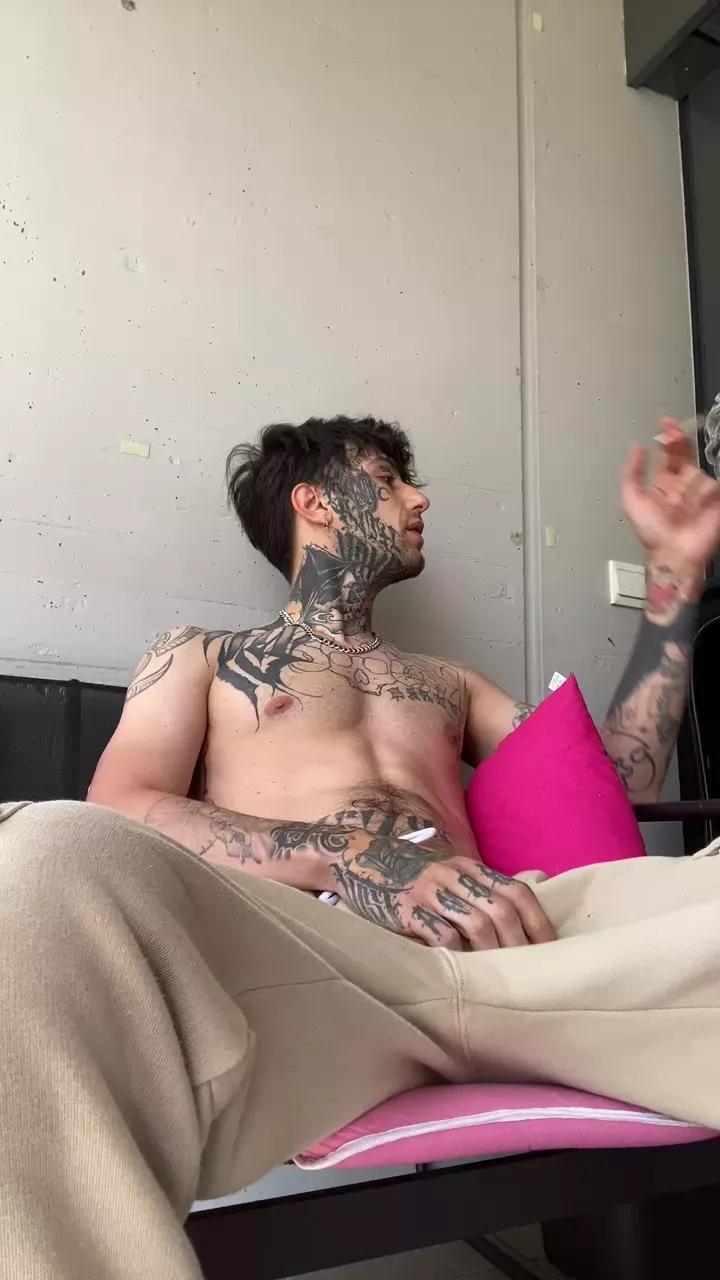 BigProfit95 on Cam4 