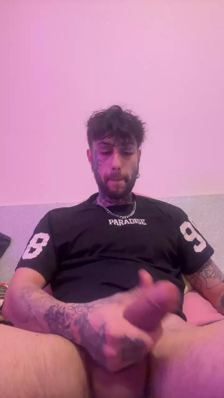 BigProfit95 on Cam4 
