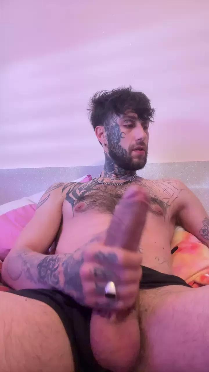 BigProfit95 on Cam4 