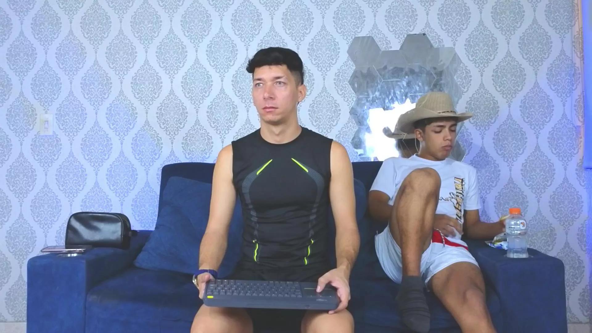 BoySlim2025 on Cam4 