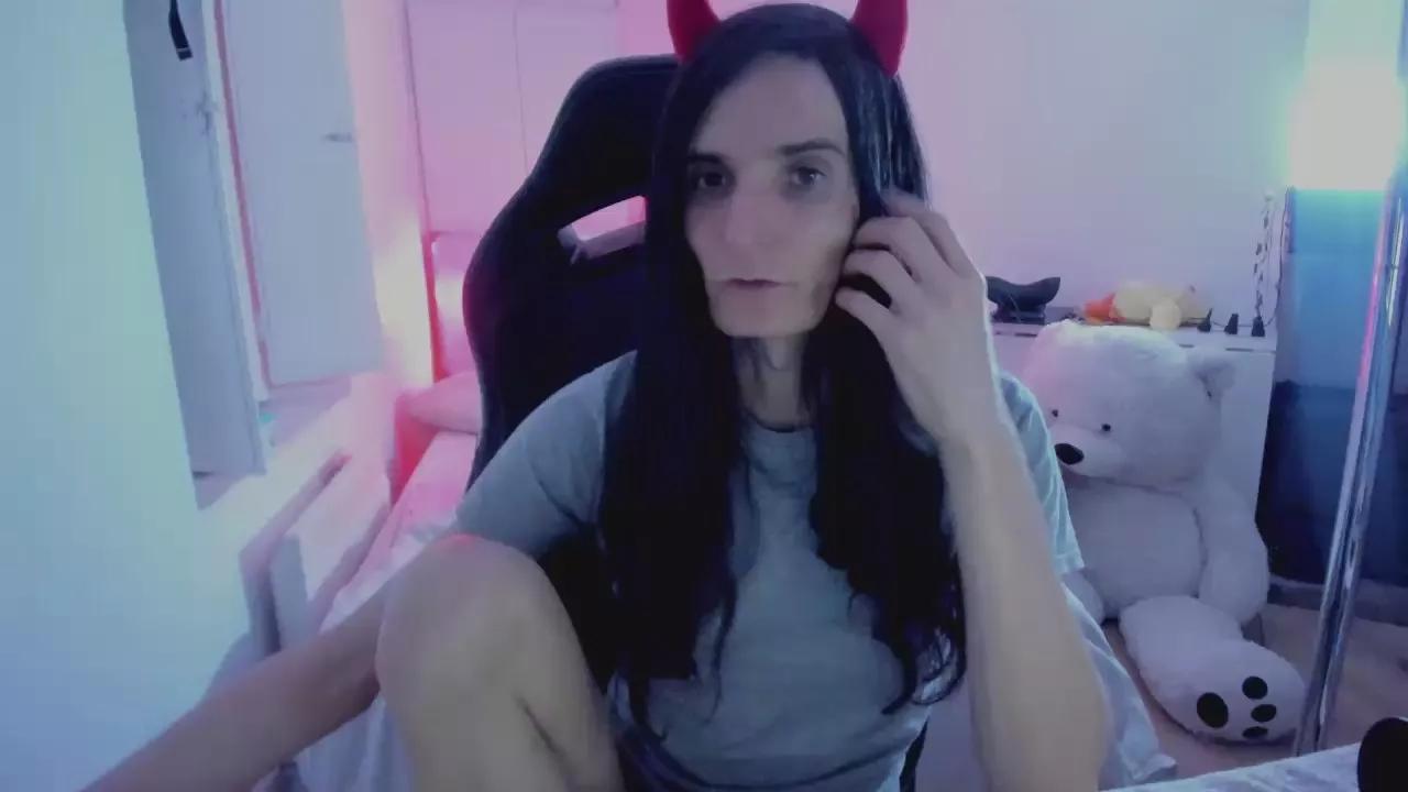 CeriseLapine on Cam4 