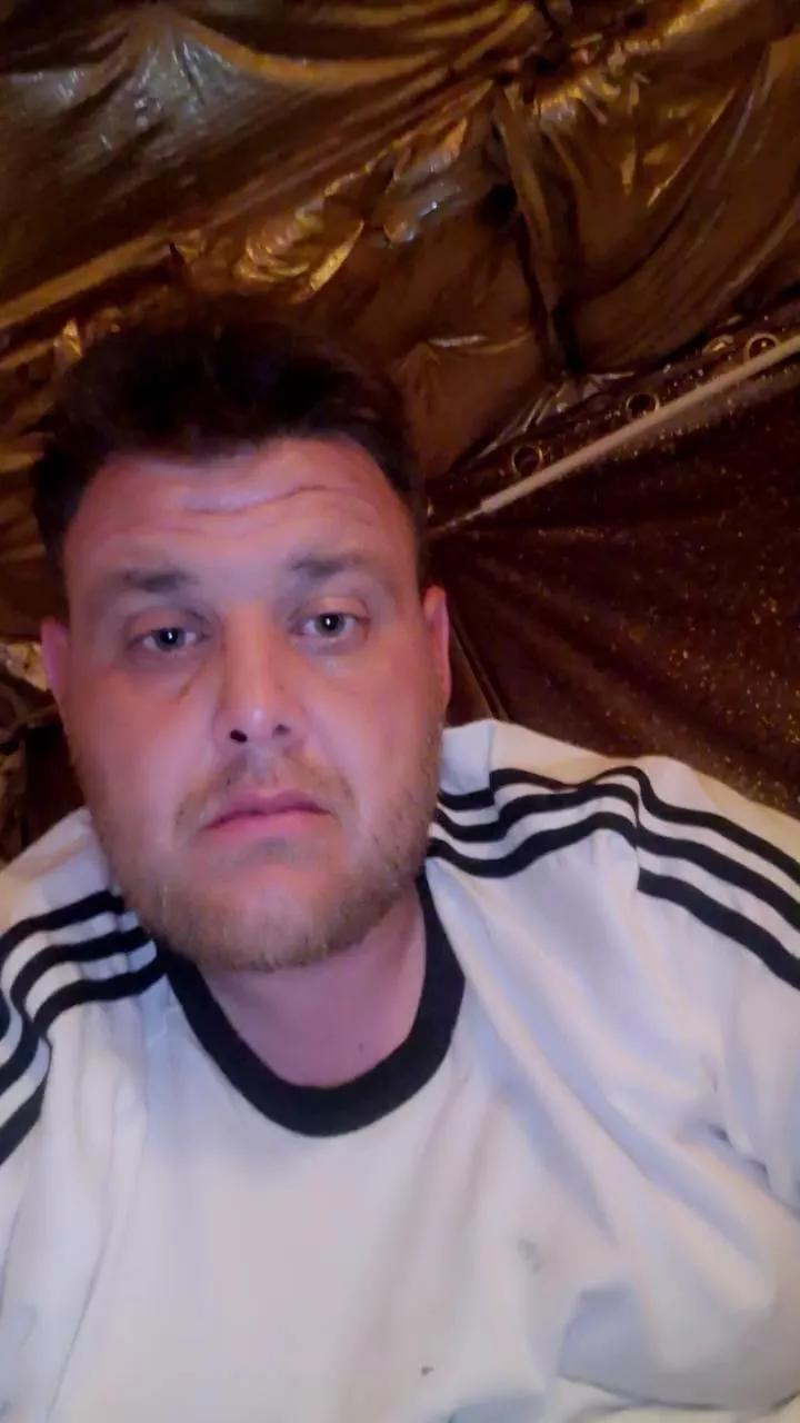 Chavbear on Cam4 