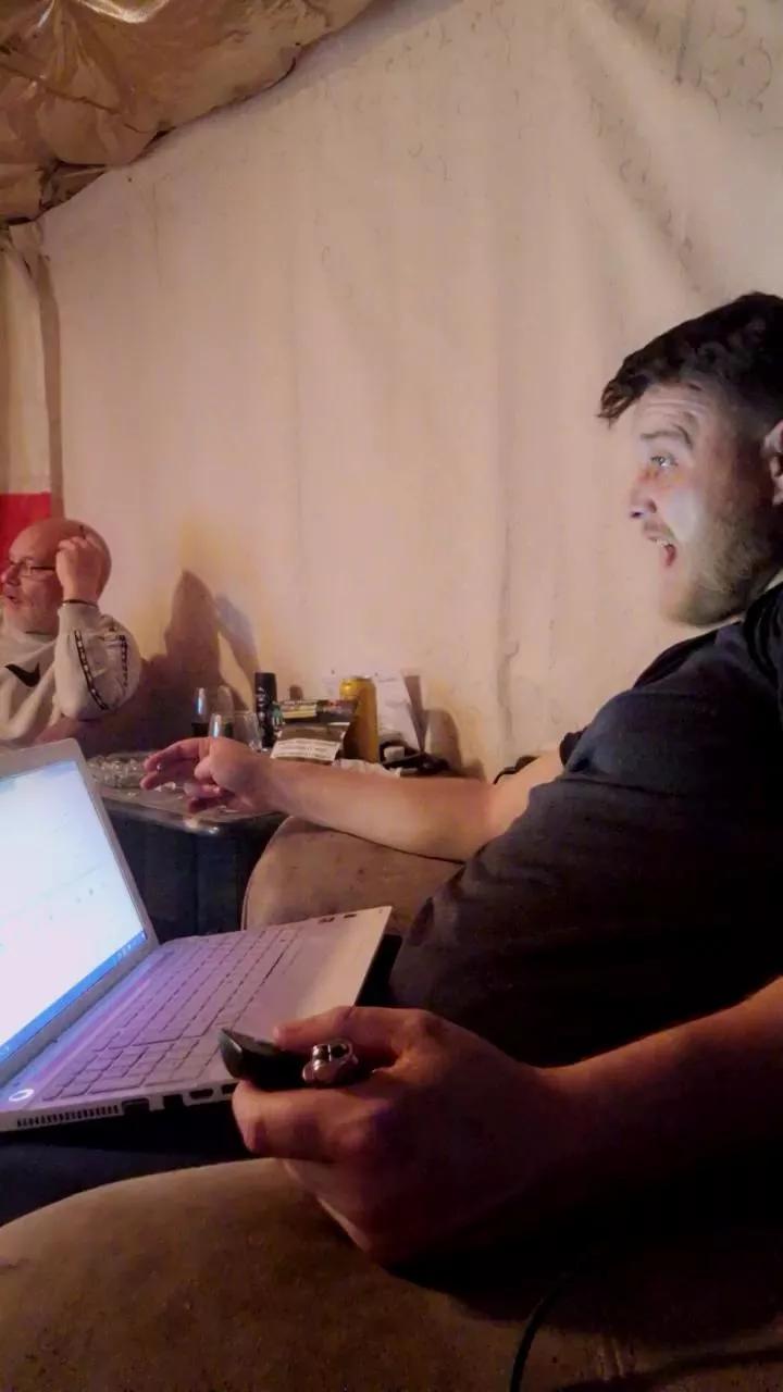 Chavbear on Cam4 