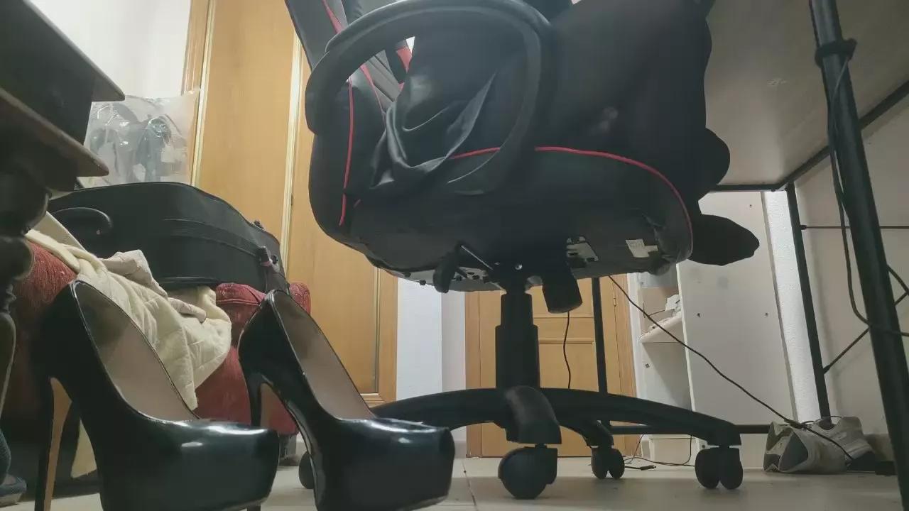 ChloeTvFem on Cam4 