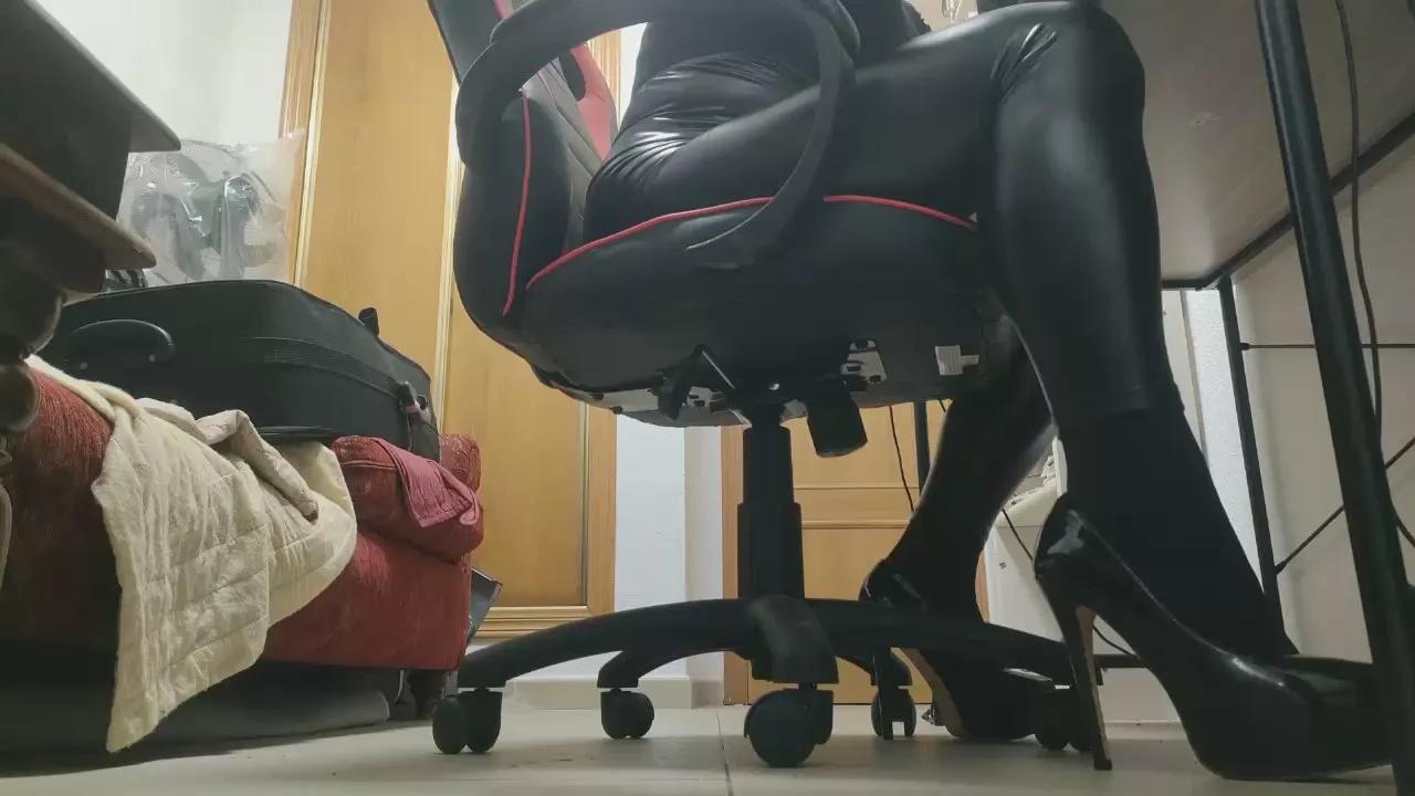 ChloeTvFem on Cam4 