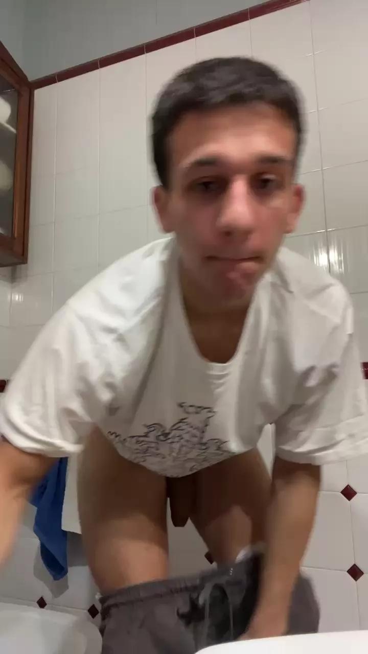 Damiano2448 on Cam4 