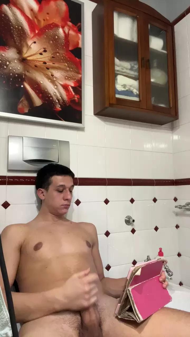 Damiano2448 on Cam4 