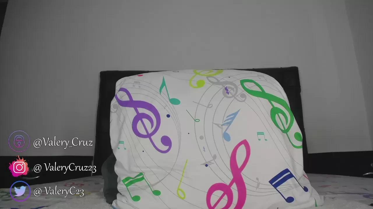 Deluxe_Val on Cam4 