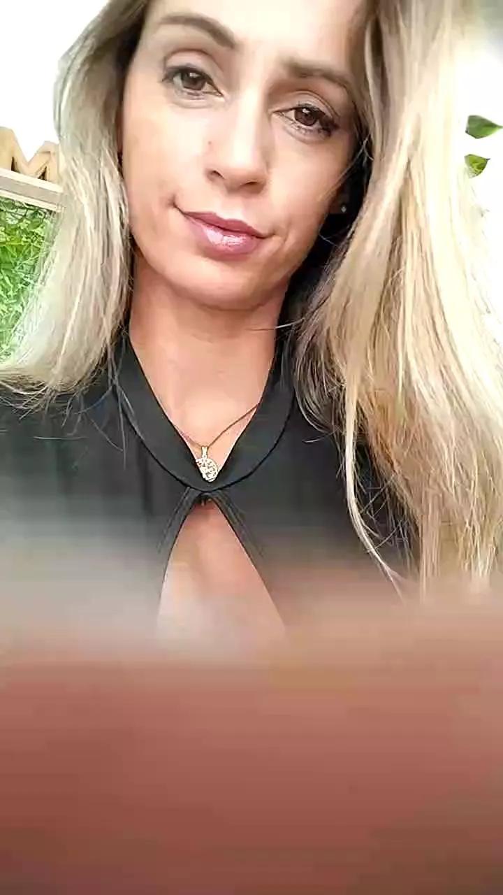 ericafontesx on Cam4 