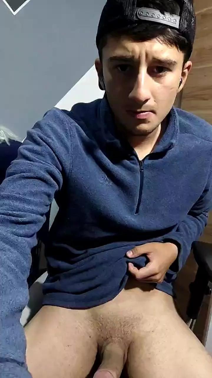 Esteban19PG on Cam4 