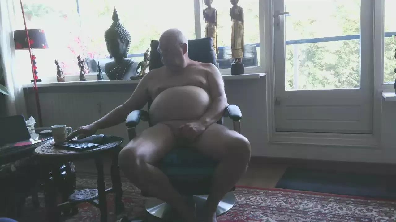 Exhib070 on Cam4 