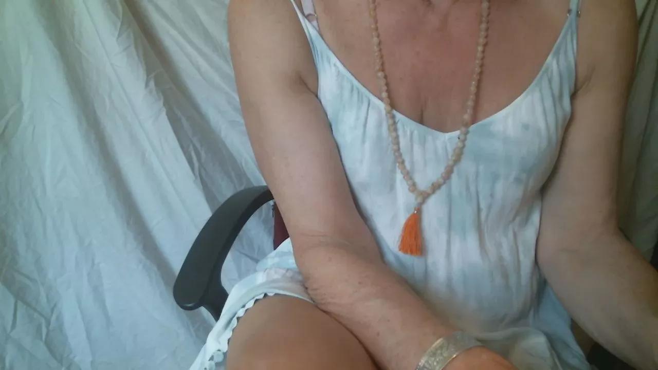 Femmarie on Cam4 