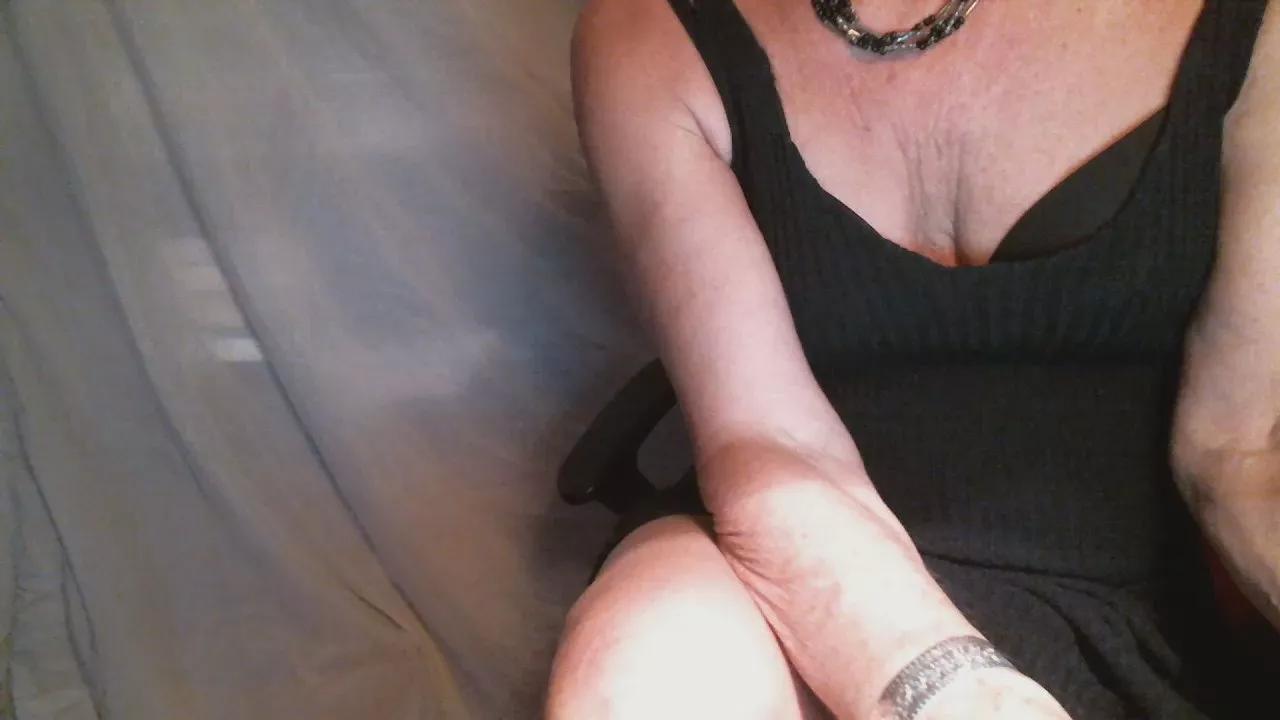Femmarie on Cam4 