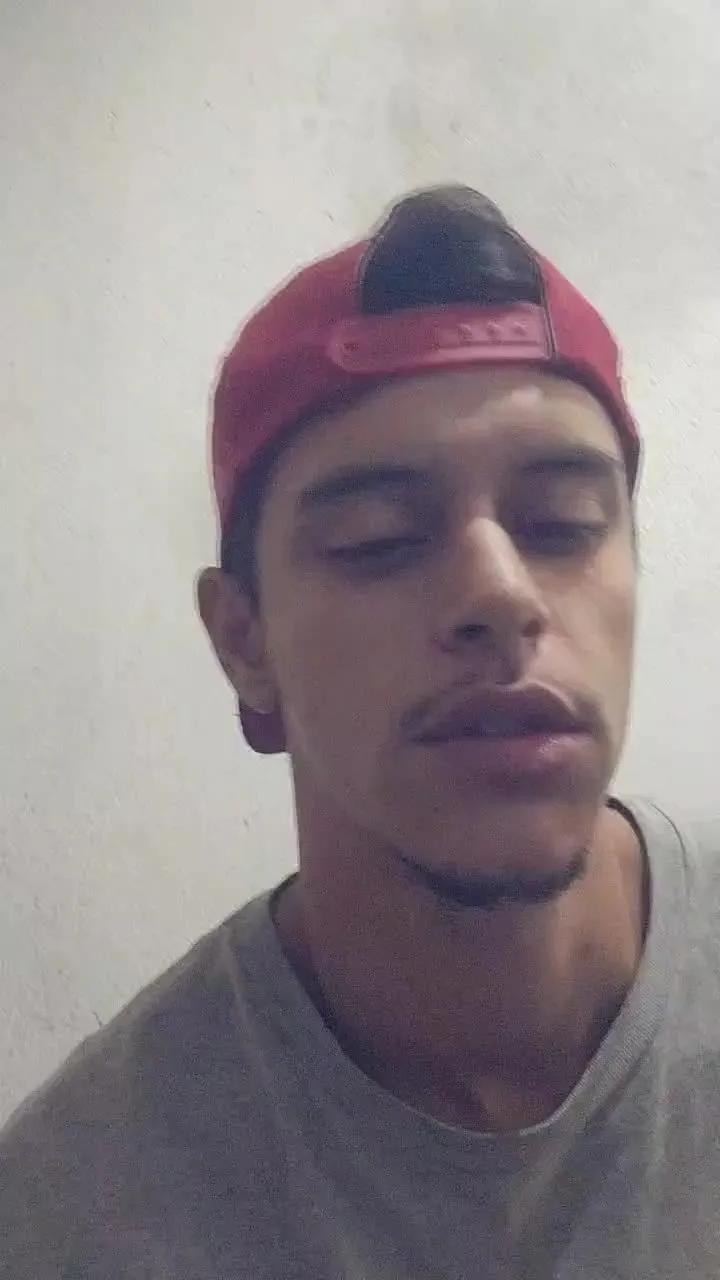 GiganteOMenino on Cam4 