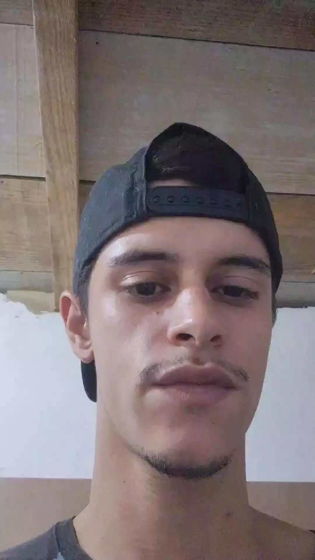 GiganteOMenino on Cam4 