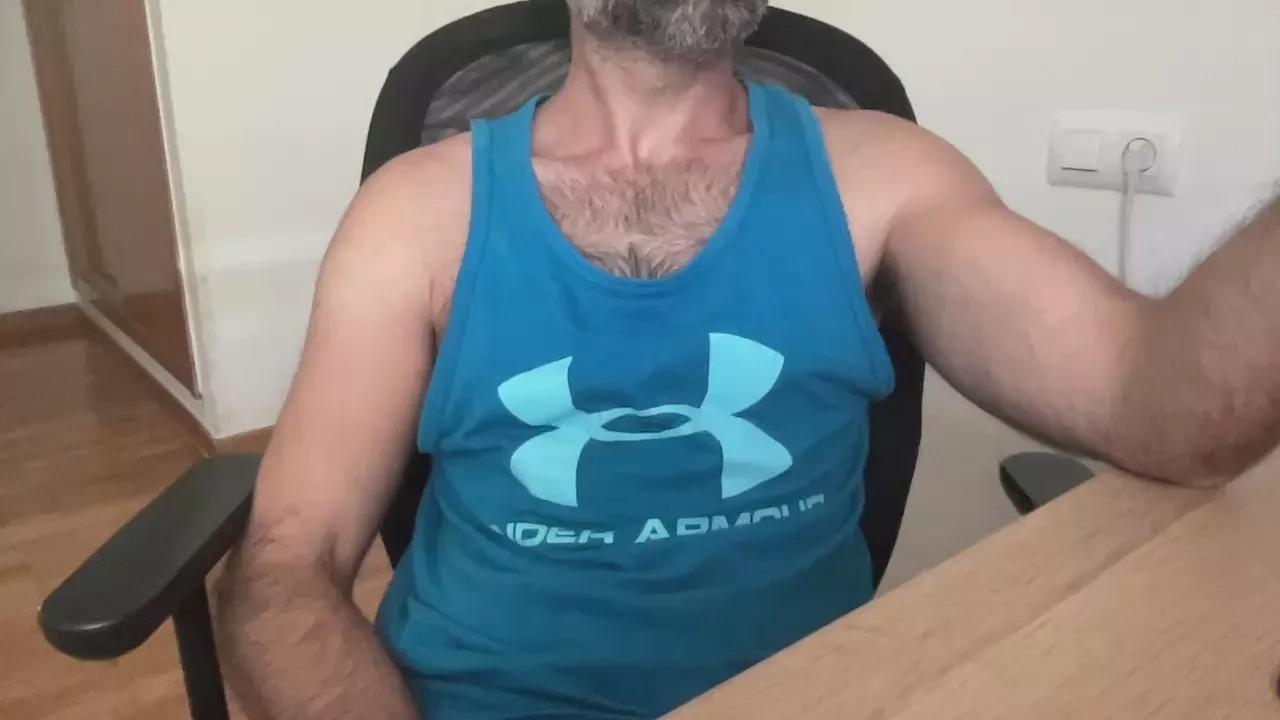 hairywanker35 on Cam4 