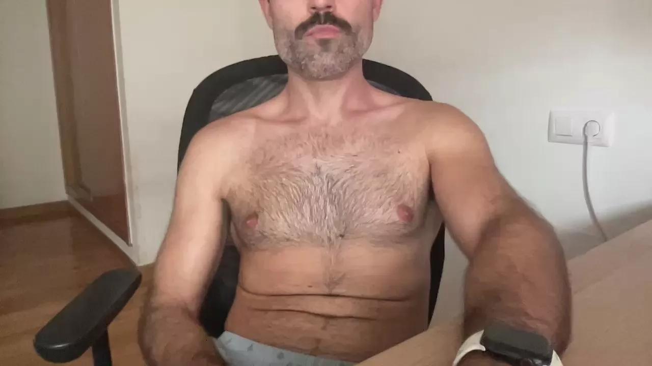 hairywanker35 on Cam4 