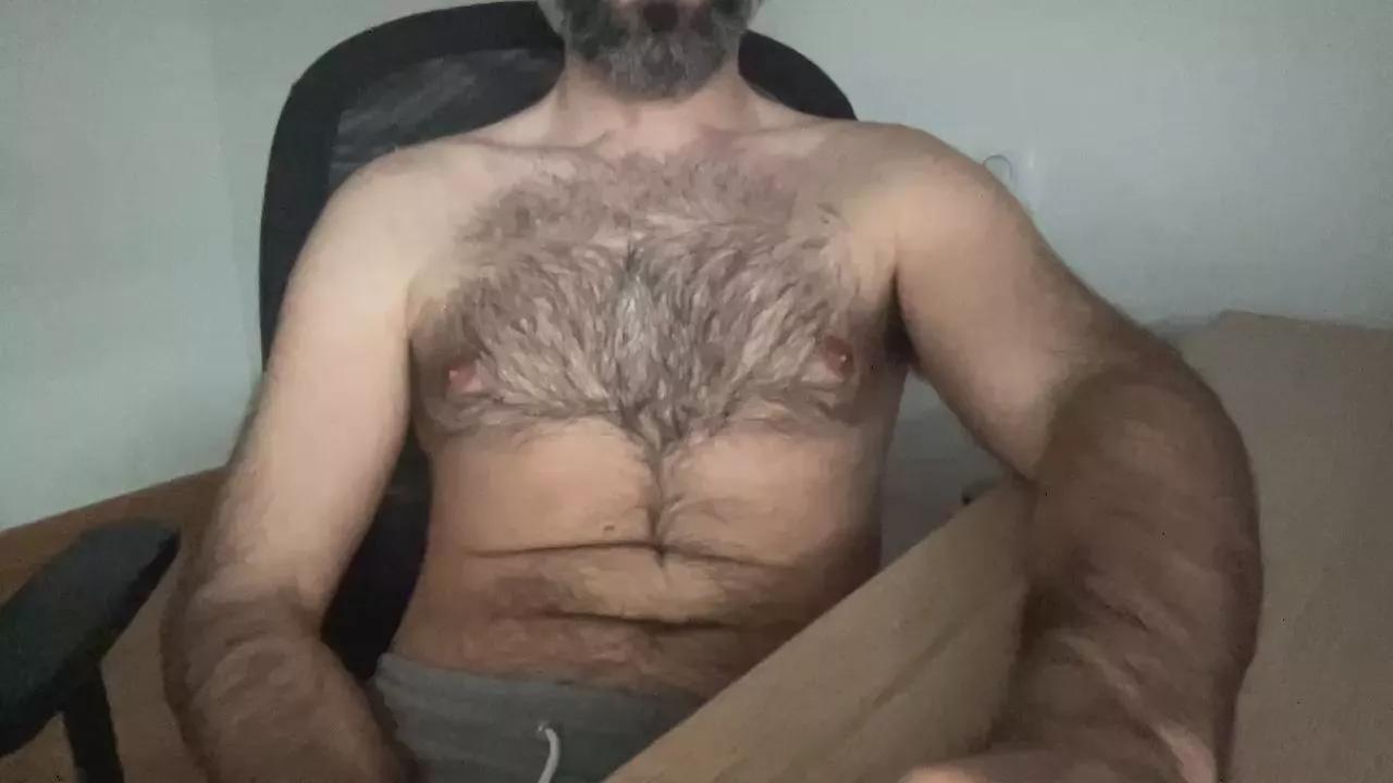 hairywanker35 on Cam4 
